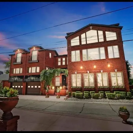 Part Of Mini-Mansion, Private, 3 Story Lake Erie Views